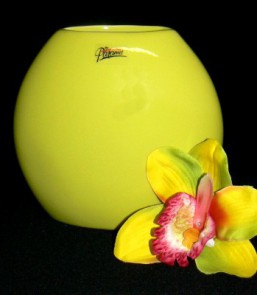 zelená porcelánová váza - Lentilka - Moderní bytové doplňky - porcelán