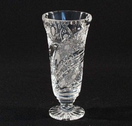 broušené sklo -váza 14,5 cm - Broušené sklo - Bohatý brus